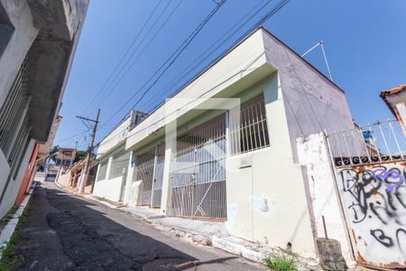 Casa à venda com 140m², 3 quartos e 1 vaga Casa à venda com 140m², 3 quartos e 1 vagaFachada