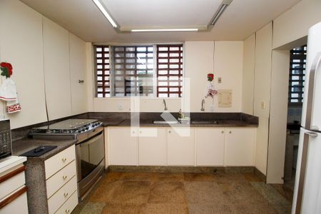 Apartamento à venda com 540m², 5 quartos e 6 vagasCozinha