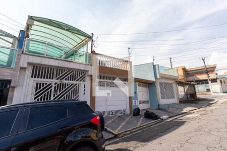 Casa à venda com 90m², 2 quartos e 1 vaga Casa à venda com 90m², 2 quartos e 1 vagaFachada