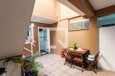Casa à venda com 90m², 2 quartos e 1 vaga Casa à venda com 90m², 2 quartos e 1 vagaQuintal