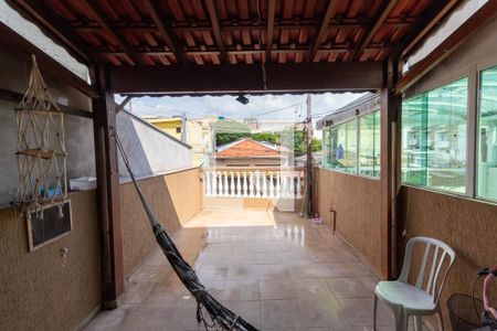 Casa à venda com 90m², 2 quartos e 1 vaga Casa à venda com 90m², 2 quartos e 1 vagaVaranda