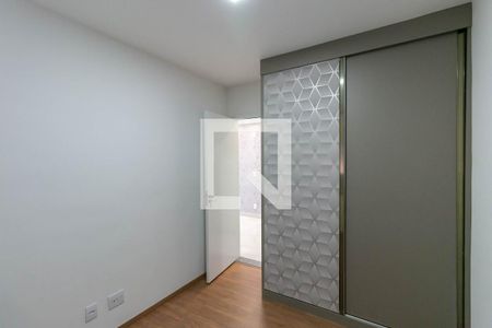 Quarto 2 de apartamento para alugar com 2 quartos, 43m² em Estoril, Belo Horizonte