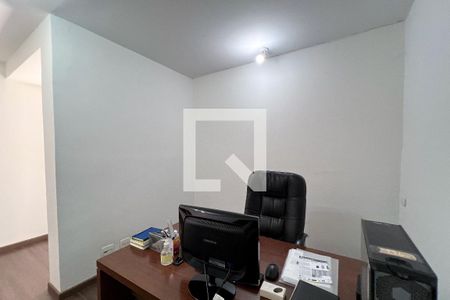 Casa à venda com 385m², 5 quartos e 3 vagas Casa à venda com 385m², 5 quartos e 3 vagasSala 4