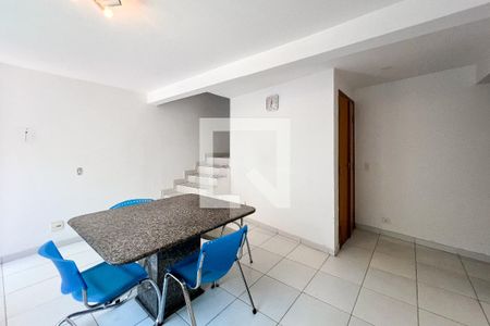 Casa à venda com 385m², 5 quartos e 3 vagas Casa à venda com 385m², 5 quartos e 3 vagasCozinha