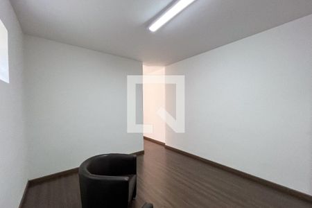 Casa à venda com 385m², 5 quartos e 3 vagas Casa à venda com 385m², 5 quartos e 3 vagasCorredor