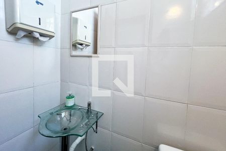 Casa à venda com 385m², 5 quartos e 3 vagas Casa à venda com 385m², 5 quartos e 3 vagasLavabo 2