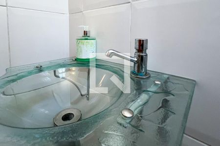 Casa à venda com 385m², 5 quartos e 3 vagas Casa à venda com 385m², 5 quartos e 3 vagasLavabo 2