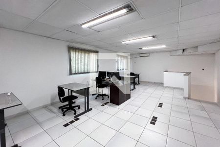 Casa à venda com 385m², 5 quartos e 3 vagas Casa à venda com 385m², 5 quartos e 3 vagasSalão de Festas