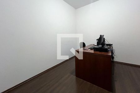 Casa à venda com 385m², 5 quartos e 3 vagas Casa à venda com 385m², 5 quartos e 3 vagasQuarto 2