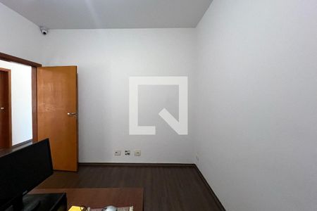 Casa à venda com 385m², 5 quartos e 3 vagas Casa à venda com 385m², 5 quartos e 3 vagasQuarto 2