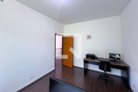 Casa à venda com 385m², 5 quartos e 3 vagas Casa à venda com 385m², 5 quartos e 3 vagasQuarto