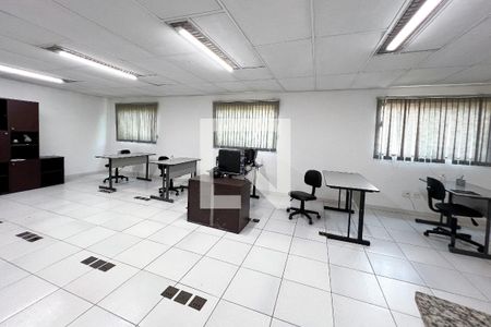 Casa à venda com 385m², 5 quartos e 3 vagas Casa à venda com 385m², 5 quartos e 3 vagasSalão de Festas