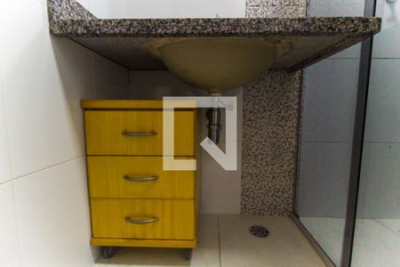 Casa de condomínio para alugar com 65m², 2 quartos e 1 vaga Casa de condomínio para alugar com 65m², 2 quartos e 1 vagaBanheiro