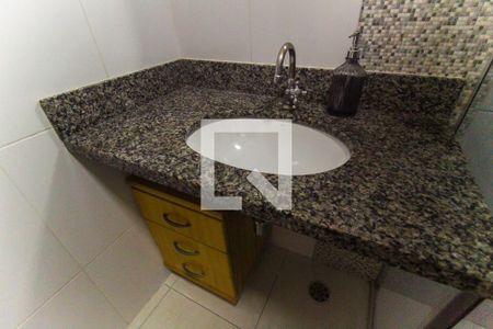 Casa de condomínio para alugar com 65m², 2 quartos e 1 vaga Casa de condomínio para alugar com 65m², 2 quartos e 1 vagaBanheiro