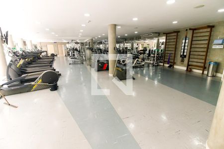 Apartamento à venda com 120m², 3 quartos e 2 vagas Apartamento à venda com 120m², 3 quartos e 2 vagasÁrea comum - Academia