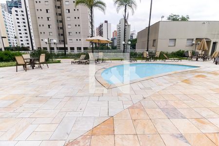 Apartamento à venda com 120m², 3 quartos e 2 vagas Apartamento à venda com 120m², 3 quartos e 2 vagasÁrea comum - Piscina