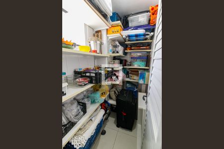 Apartamento à venda com 120m², 3 quartos e 2 vagas Apartamento à venda com 120m², 3 quartos e 2 vagasDespensa