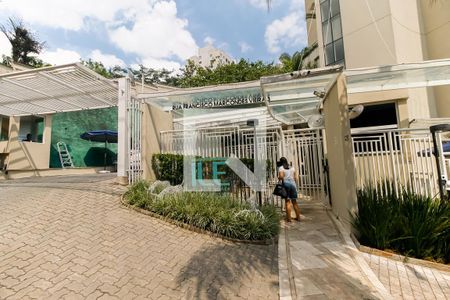 Apartamento à venda com 120m², 3 quartos e 2 vagas Apartamento à venda com 120m², 3 quartos e 2 vagasFachada e portaria