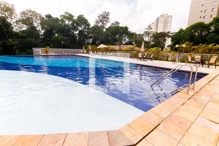 Apartamento à venda com 120m², 3 quartos e 2 vagas Apartamento à venda com 120m², 3 quartos e 2 vagasÁrea comum - Piscina