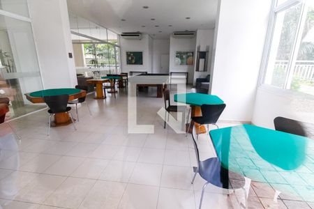 Apartamento à venda com 120m², 3 quartos e 2 vagas Apartamento à venda com 120m², 3 quartos e 2 vagasSala de Jogos