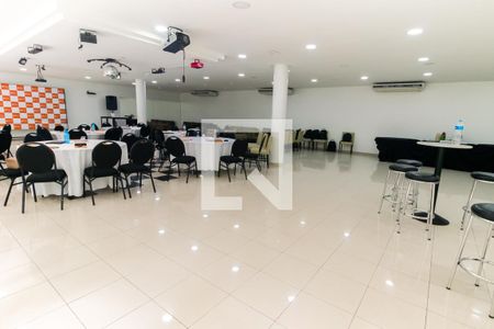 Apartamento à venda com 120m², 3 quartos e 2 vagas Apartamento à venda com 120m², 3 quartos e 2 vagasÁrea comum - Salão de festas