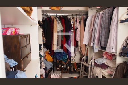 Casa à venda com 300m², 4 quartos e 1 vagaCloset