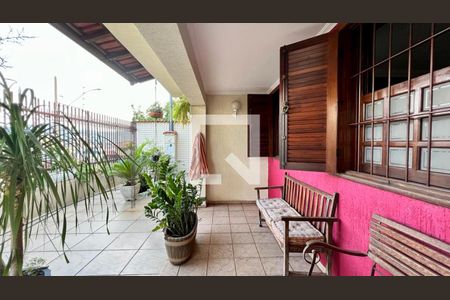 Casa à venda com 482m², 4 quartos e 4 vagas Casa à venda com 482m², 4 quartos e 4 vagasÁrea Externa