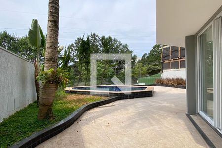 Casa de condomínio à venda com 414m², 4 quartos e 3 vagasPiscina