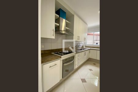 Casa de condomínio à venda com 414m², 4 quartos e 3 vagasCozinha