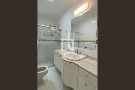 Casa de condomínio à venda com 414m², 4 quartos e 3 vagasBanheiro da Suíte 3