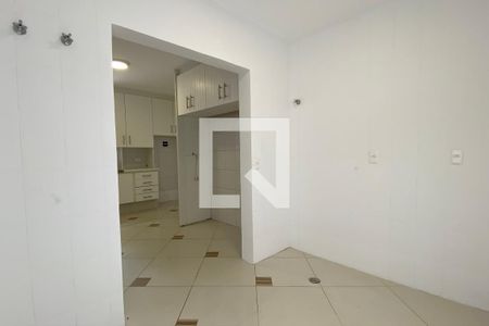 Casa de condomínio à venda com 414m², 4 quartos e 3 vagasCopa