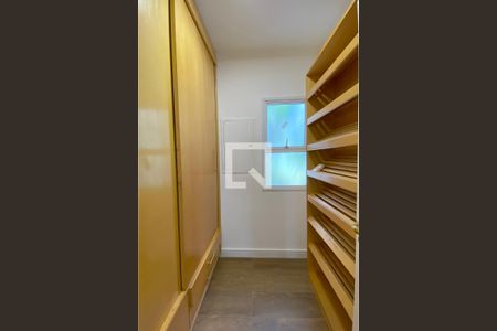 Casa de condomínio à venda com 414m², 4 quartos e 3 vagasCloset da suíte 3