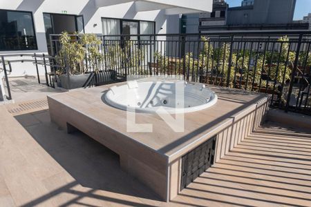 Apartamento à venda com 24m², 1 quarto e sem vaga Apartamento à venda com 24m², 1 quarto e sem vagaÁrea comum - Piscina