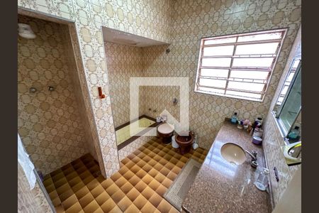 Casa à venda com 250m², 3 quartos e 4 vagasBanheiro