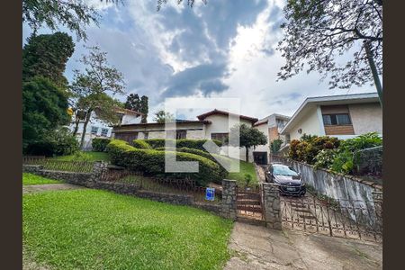 Casa à venda com 250m², 3 quartos e 4 vagasFachada e Garagem