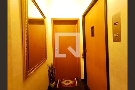 Apartamento para alugar com 170m², 5 quartos e sem vaga Apartamento para alugar com 170m², 5 quartos e sem vagaHall