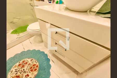 Apartamento para alugar com 170m², 5 quartos e sem vaga Apartamento para alugar com 170m², 5 quartos e sem vagaBanheiro social 1