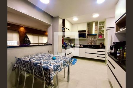 Apartamento para alugar com 170m², 5 quartos e sem vaga Apartamento para alugar com 170m², 5 quartos e sem vagaCopa / Cozinha americana