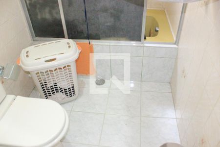 Casa à venda com 200m², 3 quartos e 3 vagasBanheiro 2