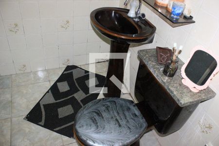 Casa à venda com 200m², 3 quartos e 3 vagasBanheiro 1