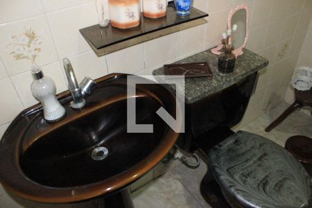 Casa à venda com 200m², 3 quartos e 3 vagasBanheiro 1