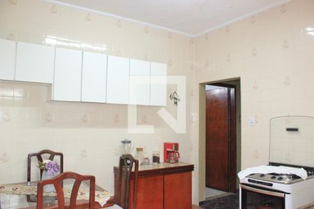 Casa à venda com 200m², 3 quartos e 3 vagasCozinha vista superior dos armários