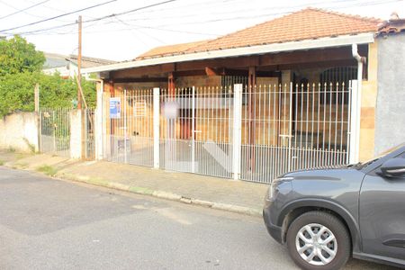 Casa à venda com 200m², 3 quartos e 3 vagasFachada