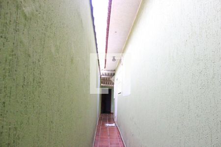 Casa à venda com 200m², 3 quartos e 3 vagasCorredor externo