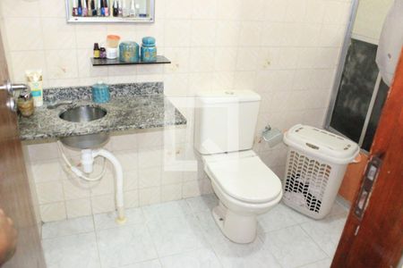 Casa à venda com 200m², 3 quartos e 3 vagasBanheiro 2