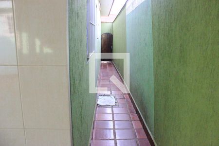 Casa à venda com 200m², 3 quartos e 3 vagasCorredor externo