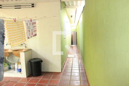 Casa à venda com 200m², 3 quartos e 3 vagasQuintal com vista para o corredor