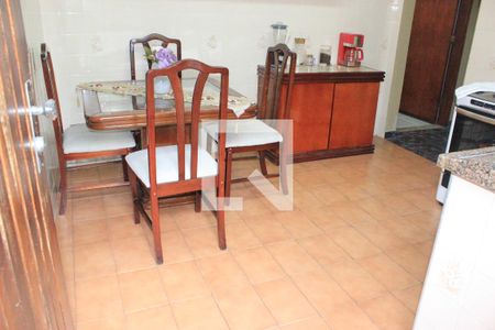 Casa à venda com 200m², 3 quartos e 3 vagasCozinha