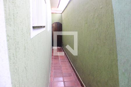 Casa à venda com 200m², 3 quartos e 3 vagasCorredor externo