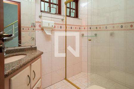 Casa à venda com 214m², 5 quartos e 2 vagas Casa à venda com 214m², 5 quartos e 2 vagasBanheiro Social
